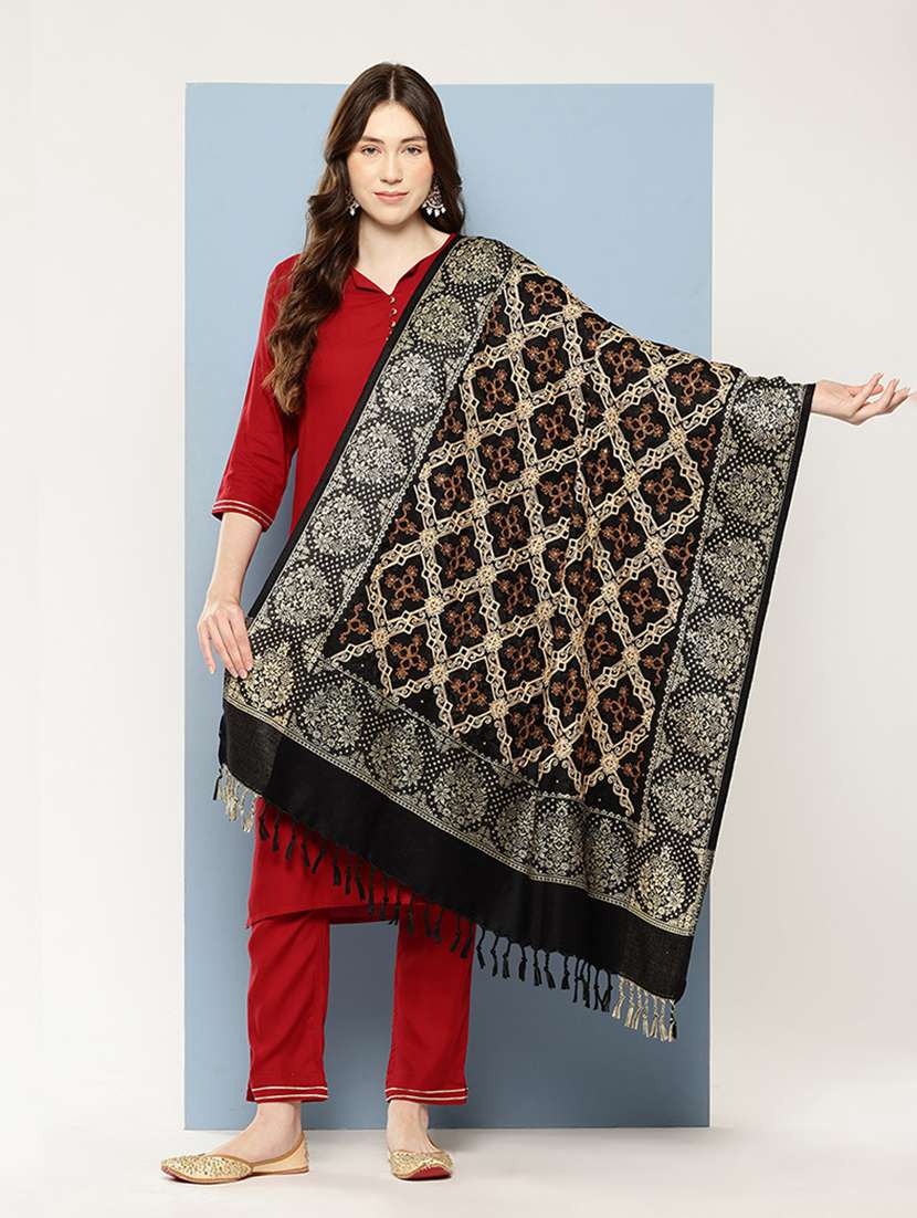 women self design reversible shawl
