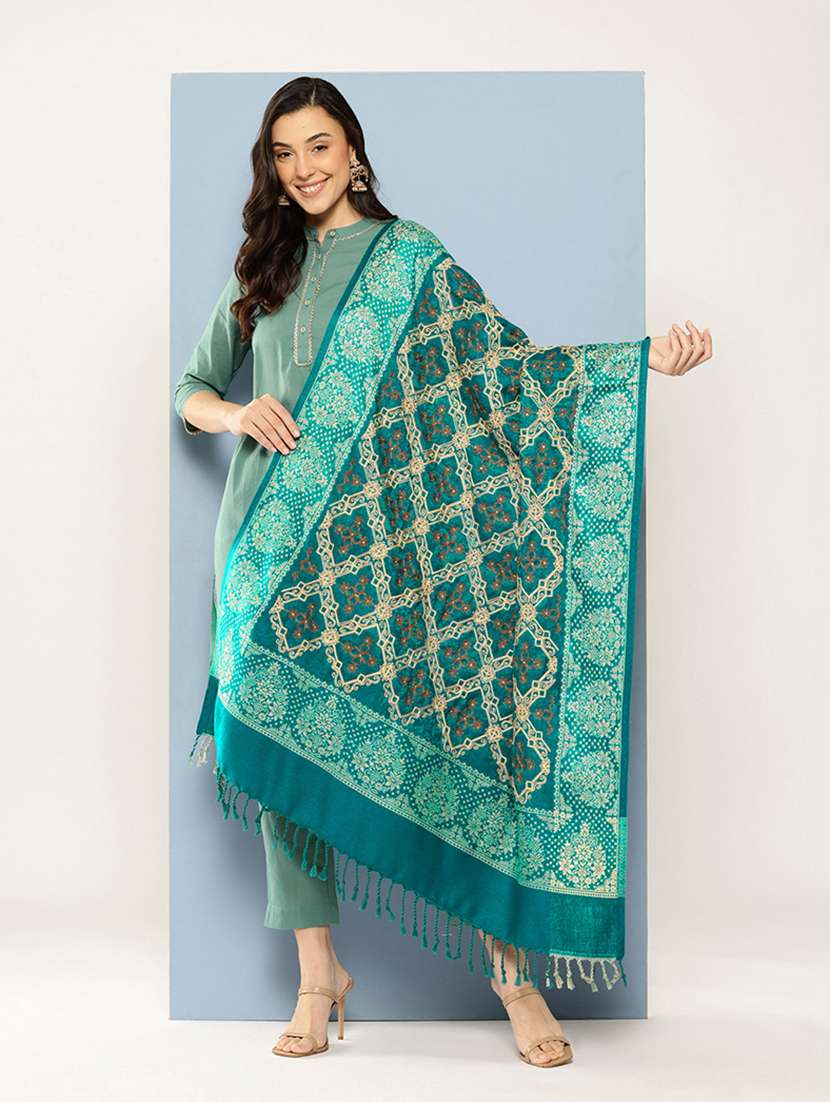 women self design reversible shawl