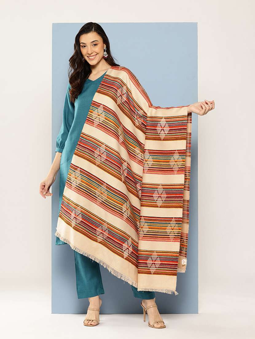 women self design reversible shawl