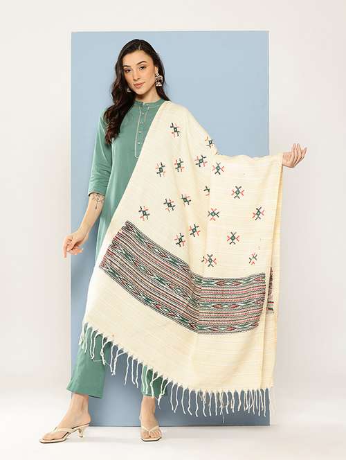 women self design reversible shawl