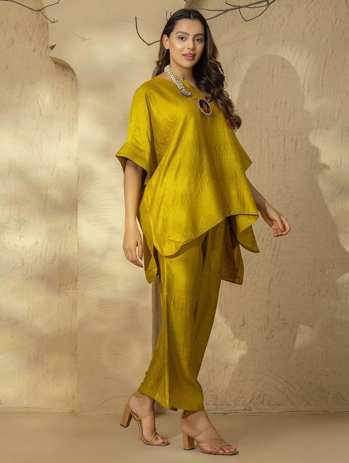 women solid kaftan kurta and pant set - 22035116 - Standard Image - 2