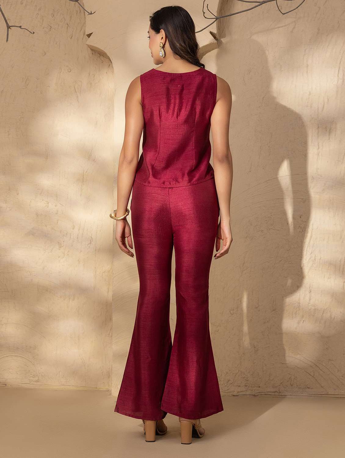 women solid sleeveless ethnic co-ord set - 22035121 -  Standard Image - 2