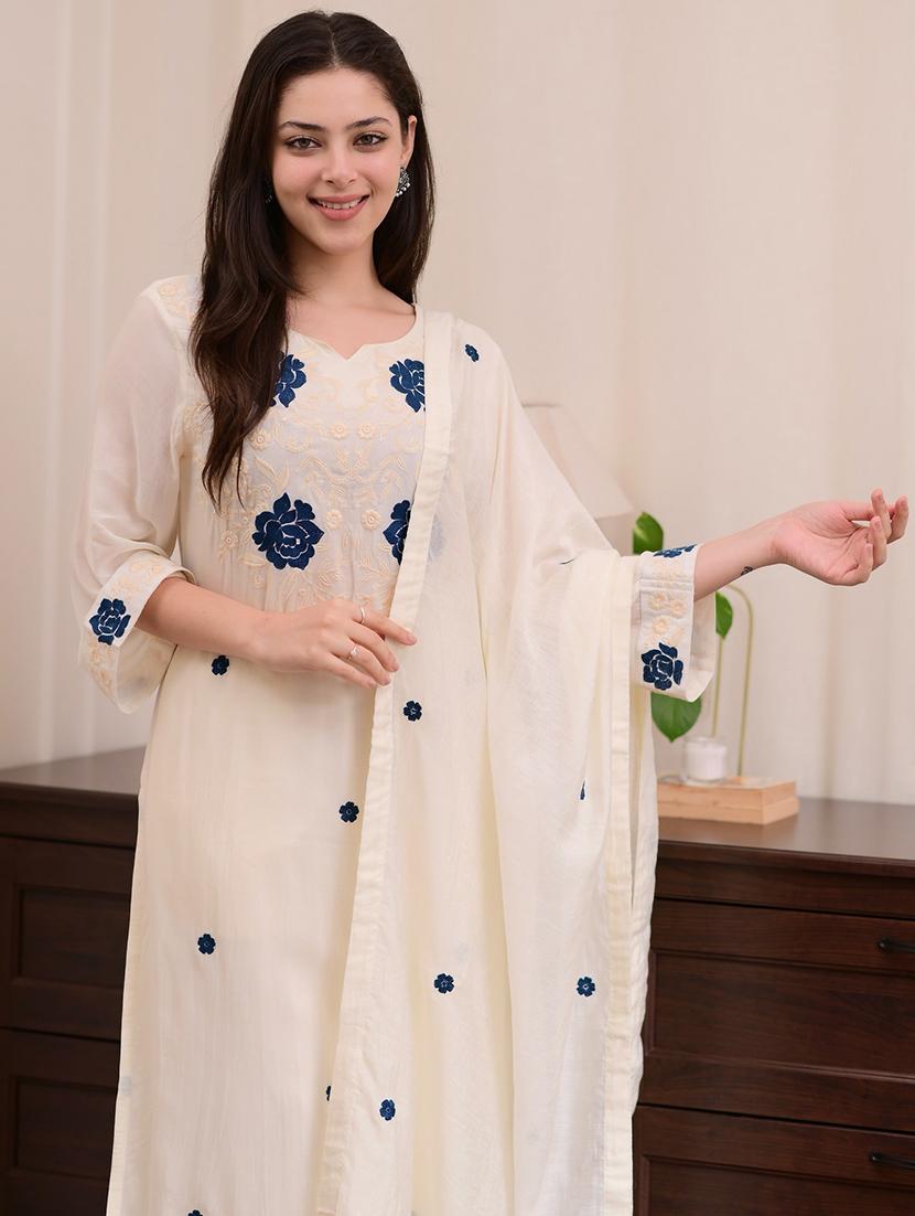 women embroidered kurta and pant with dupatta - 22035139 - Standard Image - 2