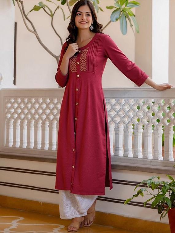 women solid mandarin neck straight kurta - 22035223 -  Zoom Image - 0