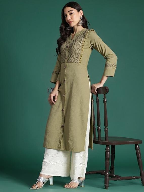 women solid three quarter sleeve straight kurta - 22035271 - Standard Image - 2