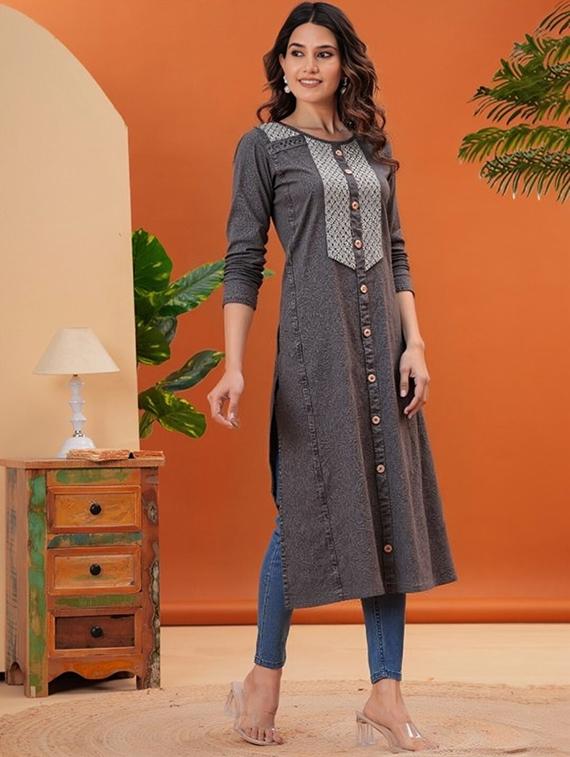 women solid three quarter sleeve straight kurta - 22035275 - Standard Image - 2