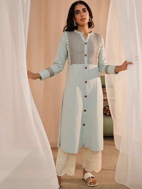 women solid three quarter sleeve straight kurta - 22035276 - Zoom Image - 0