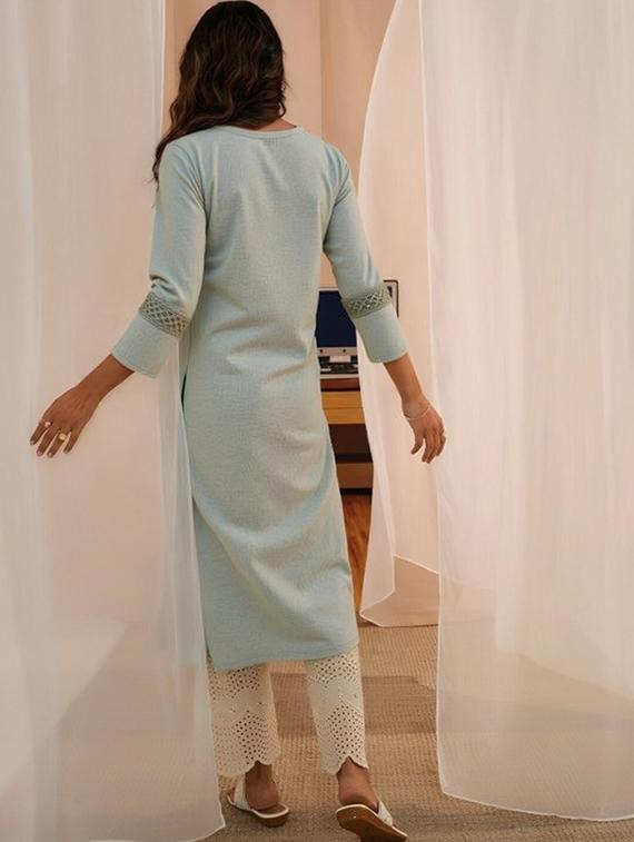 women solid three quarter sleeve straight kurta - 22035276 - Standard Image - 2