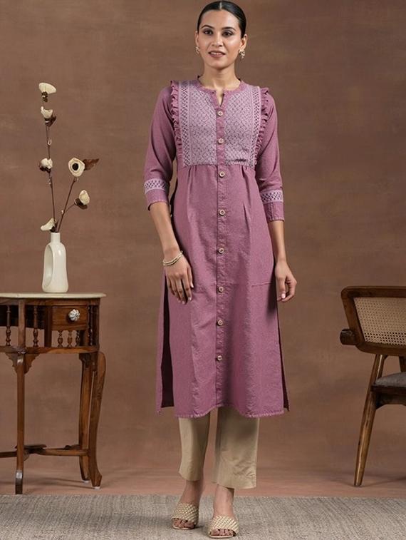 women solid three quarter sleeve straight kurta - 22035279 - Standard Image - 2