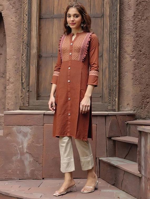 women solid three quarter sleeve straight kurta - 22035288 - Standard Image - 2