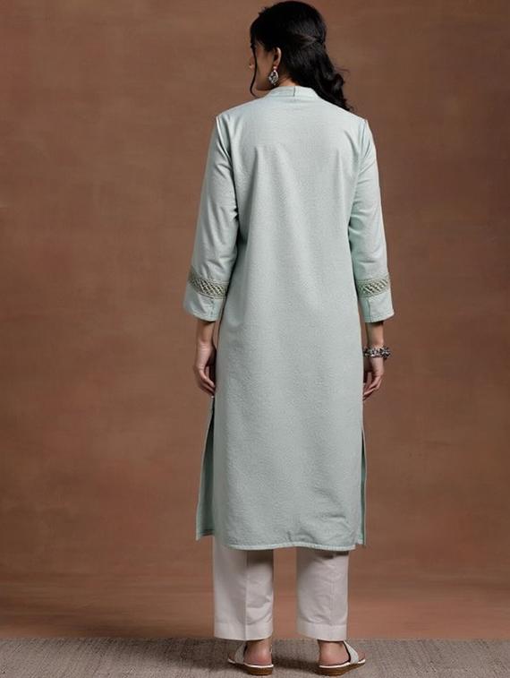 women solid three quarter sleeve straight kurta - 22035292 - Standard Image - 2