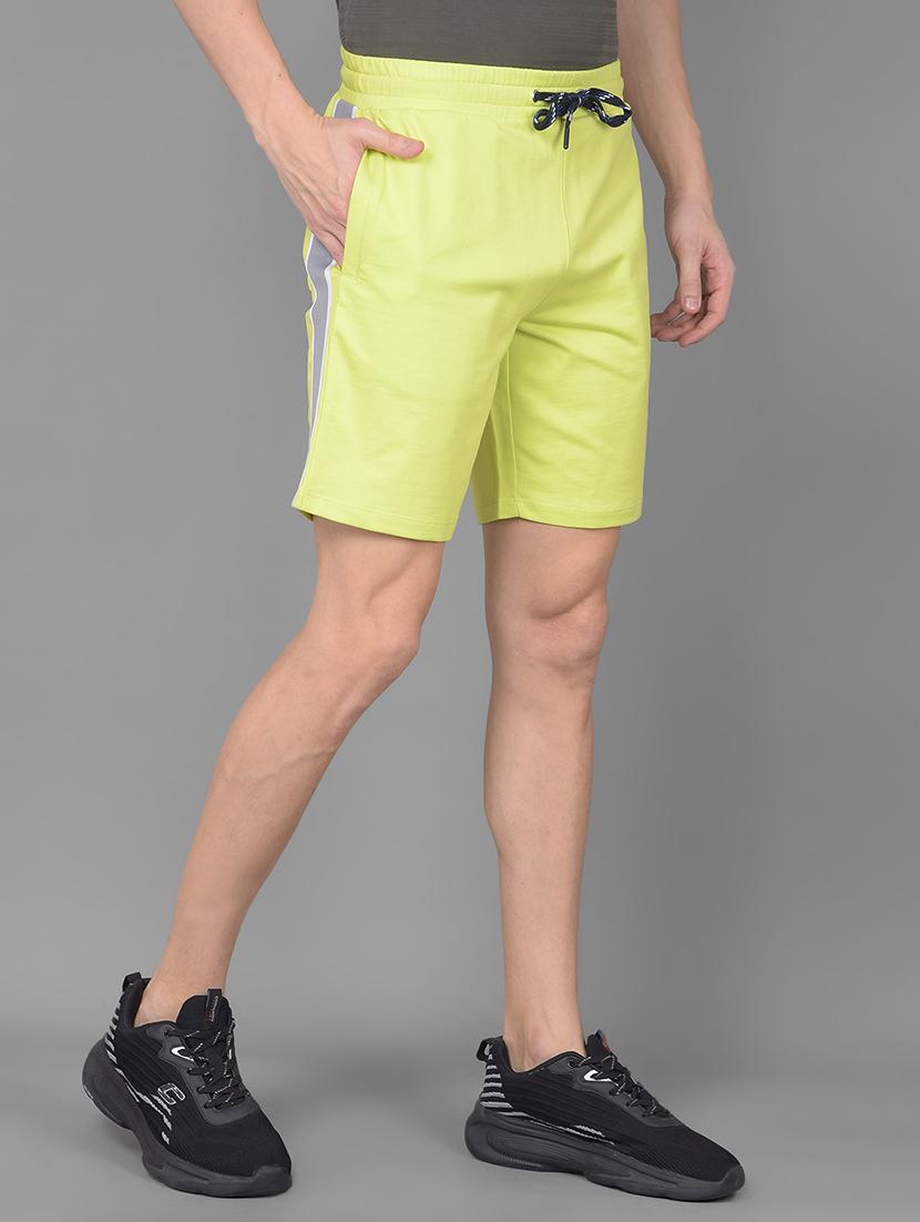 men tapered mid rise regular fit shorts - 22035407 - Standard Image - 2