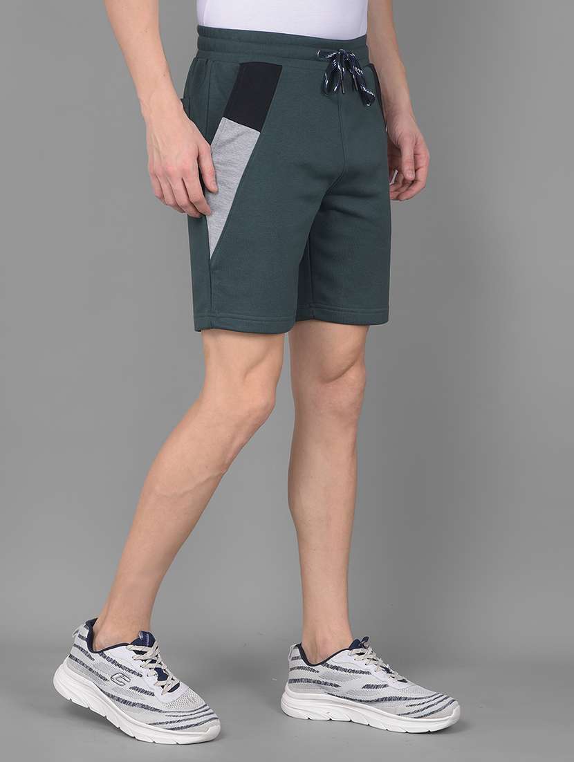men tapered mid rise regular fit shorts - 22035410 -  Standard Image - 2
