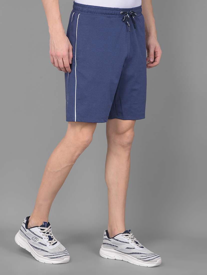 men solid mid rise regular fit shorts - 22035413 - Standard Image - 2