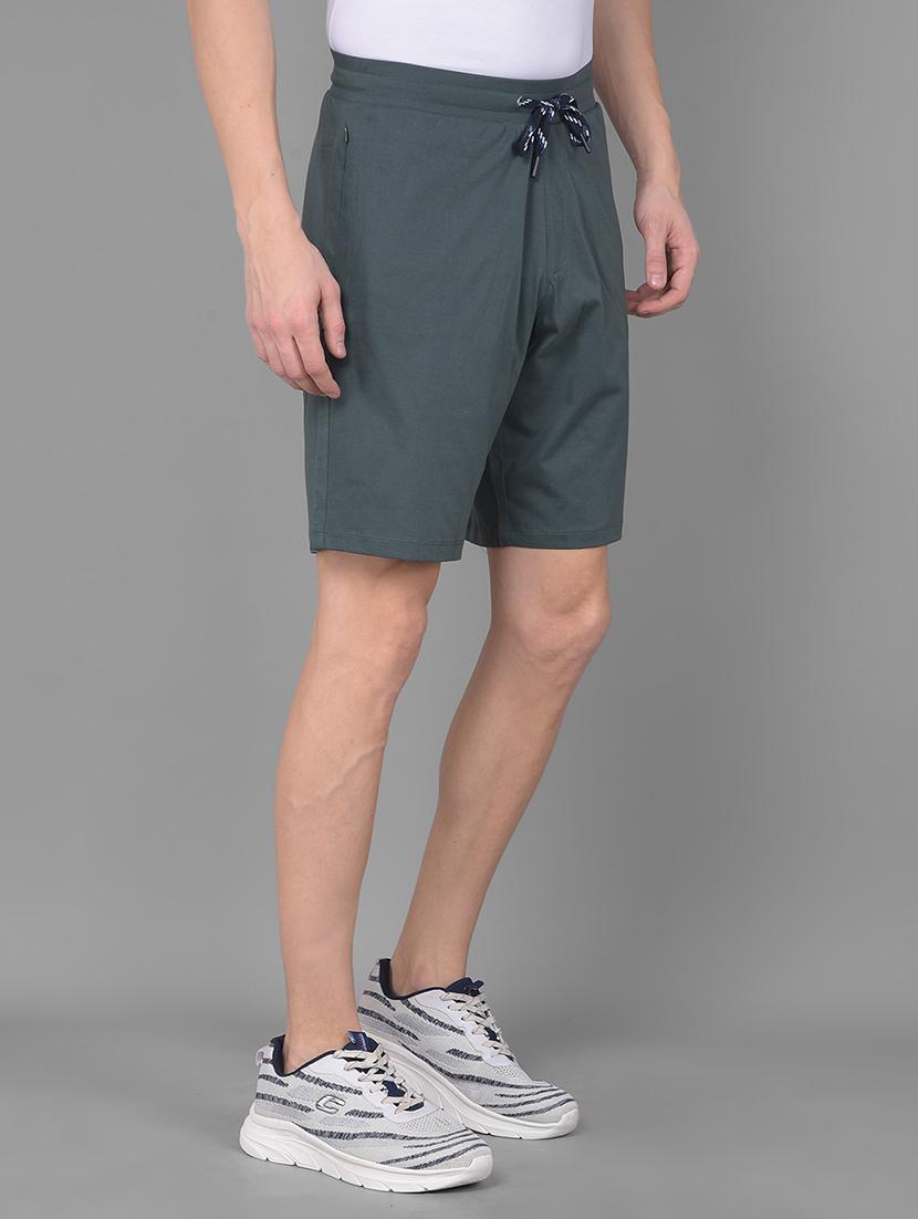men solid mid rise regular fit shorts - 22035416 - Standard Image - 2