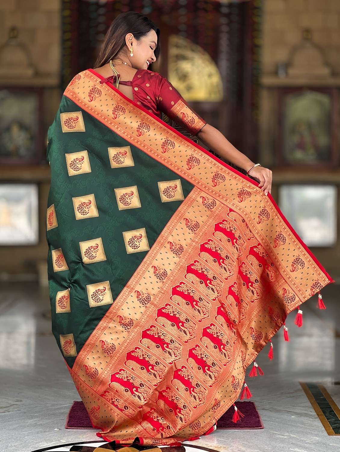 women self design banarasi saree with blouse - 22036574 - Standard Image - 2