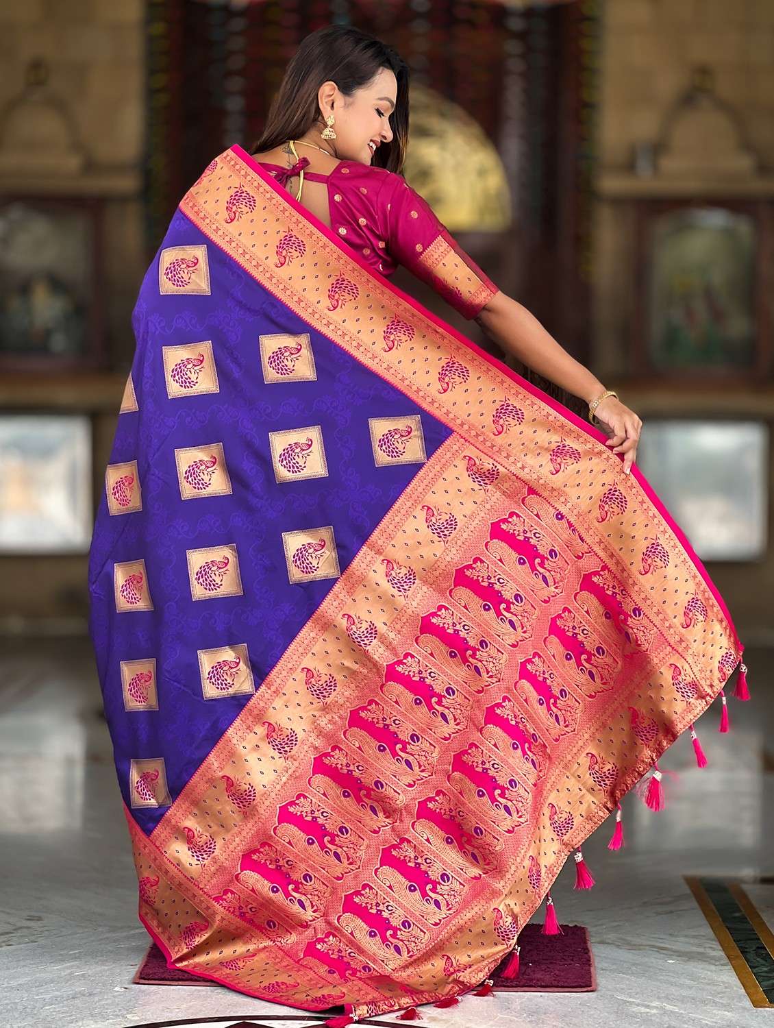 women self design banarasi saree with blouse - 22036579 - Standard Image - 2