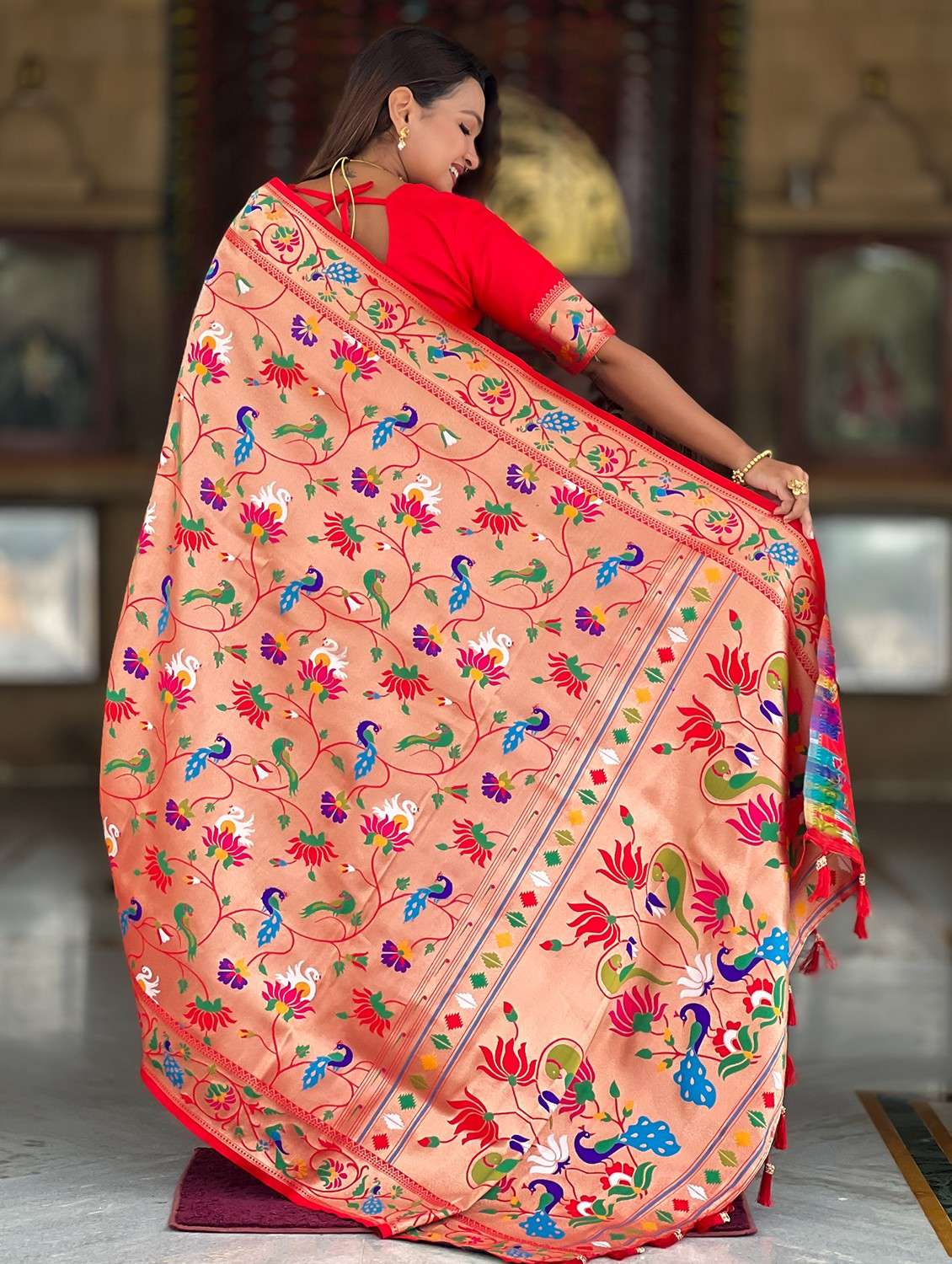 women self design banarasi saree with blouse - 22036581 -  Standard Image - 2