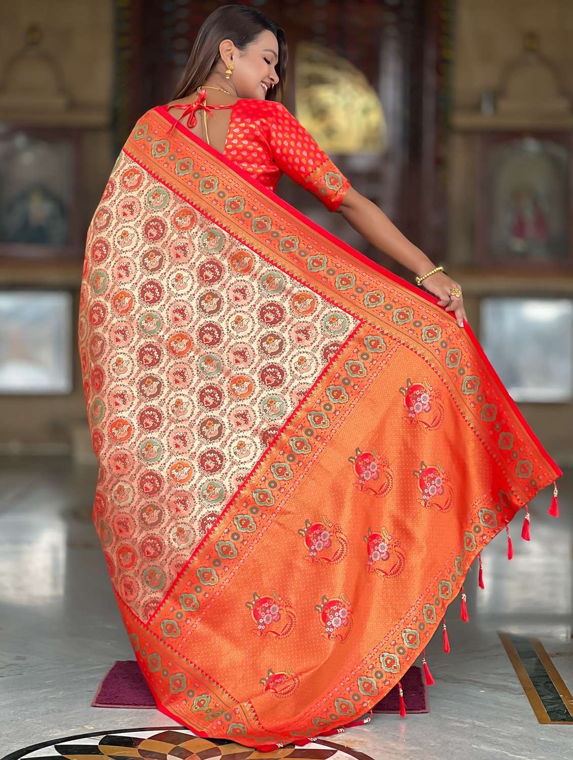 women self design banarasi saree with blouse - 22036583 - Standard Image - 2