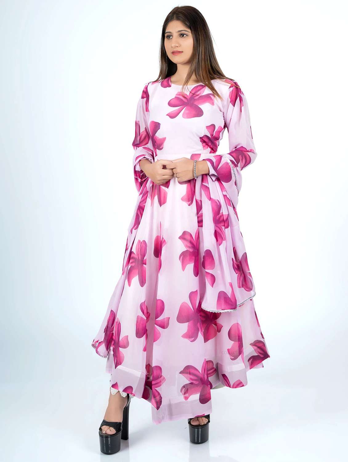 women floral printed long sleeve kurta dupatta set