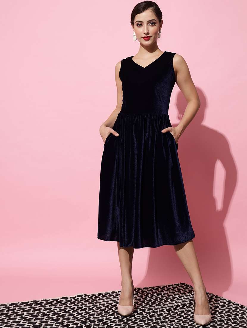 women solid sleeveless velvet a-line dress - 22036910 -  Standard Image - 2