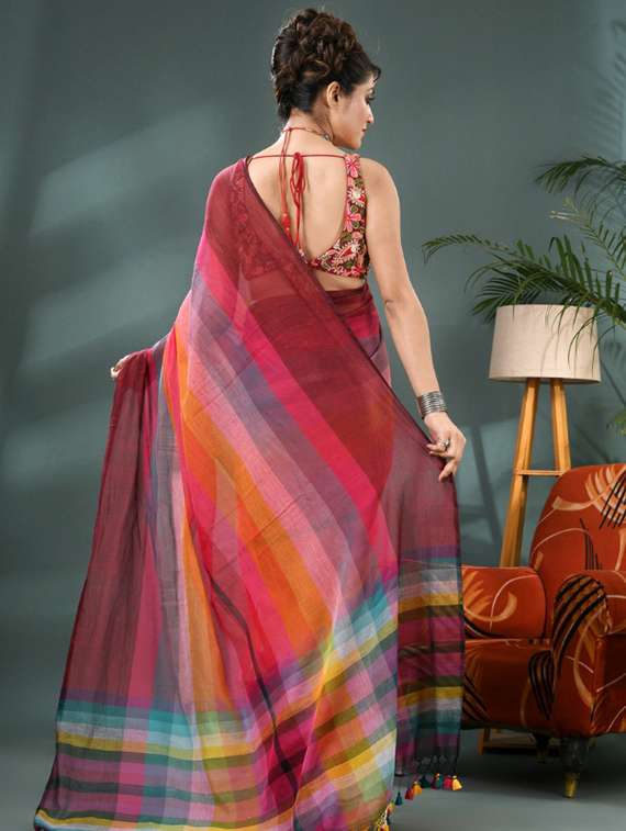 women striped handloom saree - 22036980 - Standard Image - 2