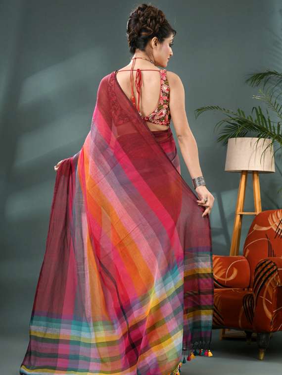 women striped handloom saree - 22036990 -  Standard Image - 2