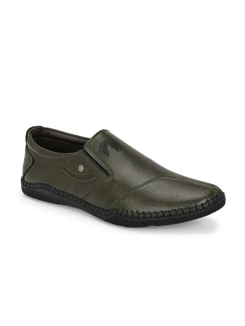 men green solid slip on formal shoes - 22037038 - Standard Image - 0