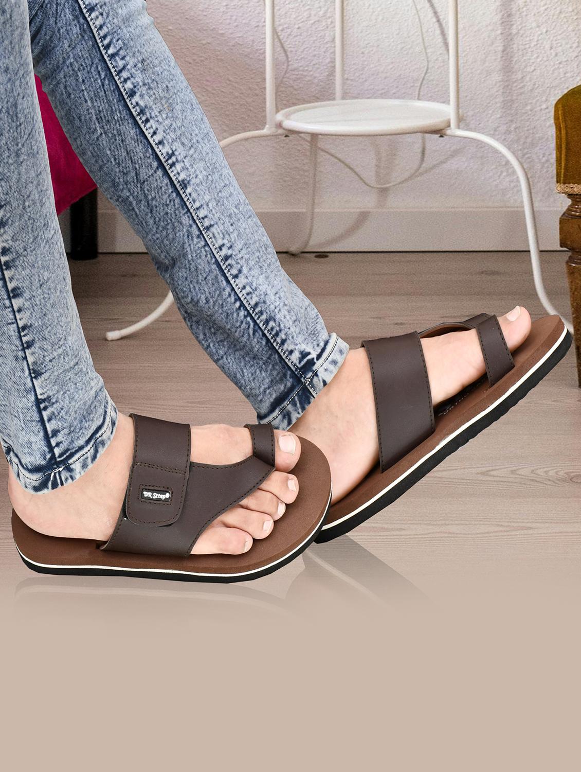 men brown solid one toe slipper - 22037839 -  Zoom Image - 0