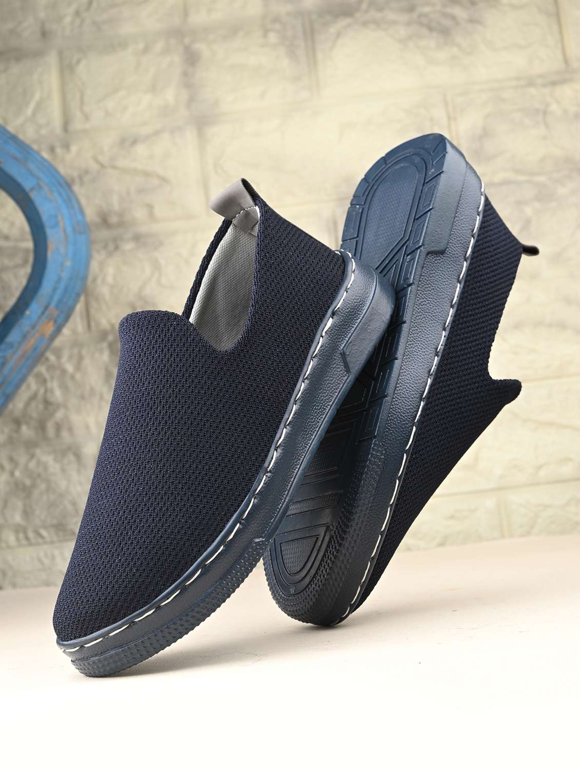 men solid blue slip on loafer - 22037841 - Zoom Image - 0