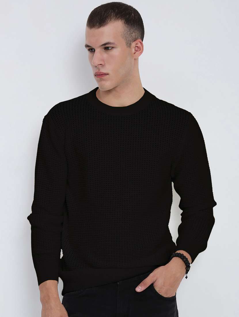 men black solid long sleeve pullover