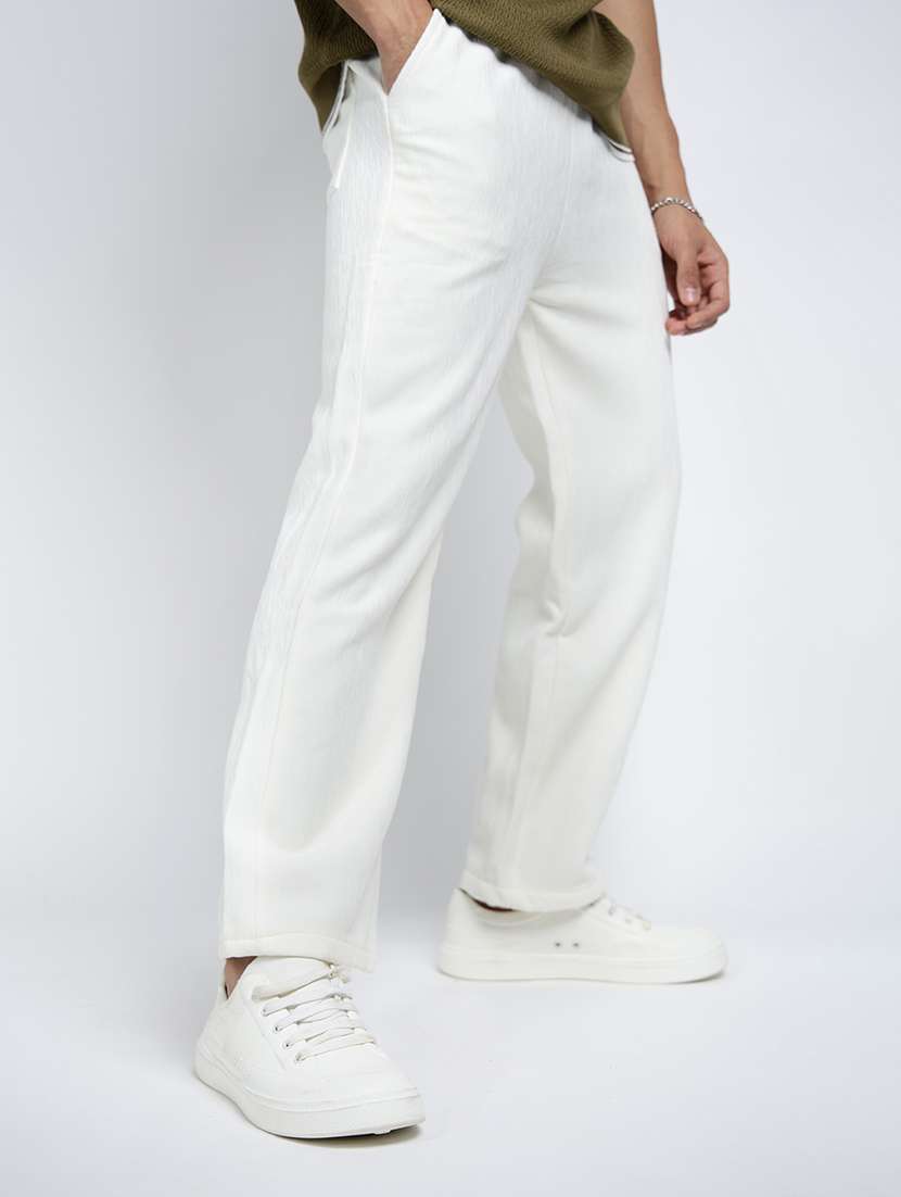 men solid mid rise straight fit trouser