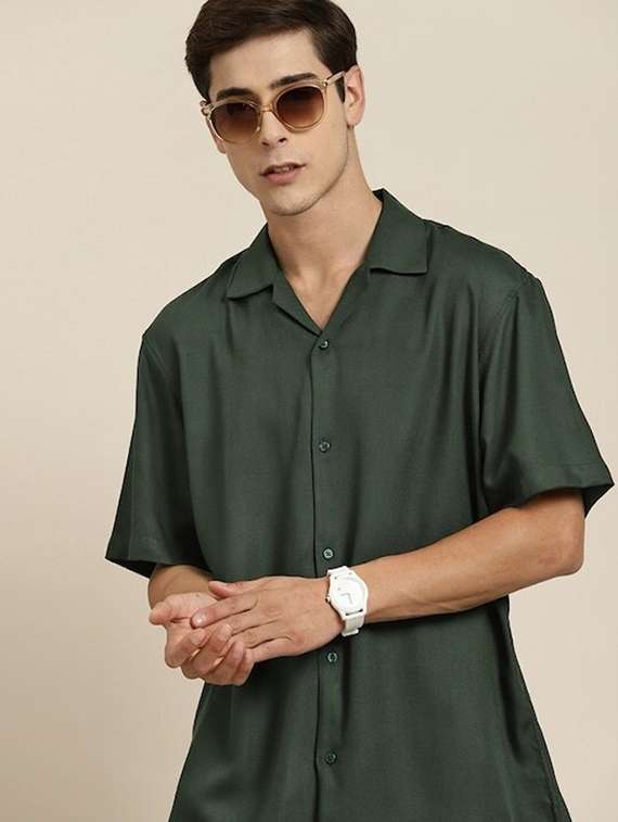 men solid cuban collared short sleeve loose fit shirt