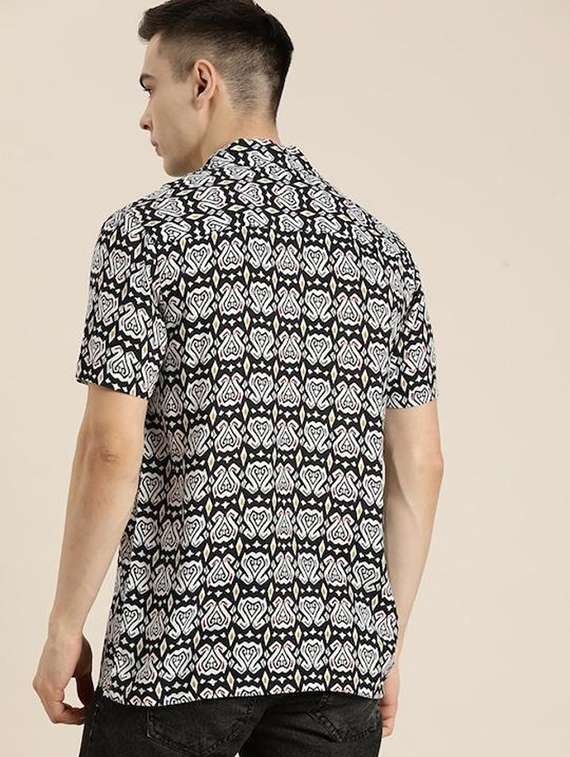 men printed cuban collared short sleeve shirt - 22038972 -  Standard Image - 2