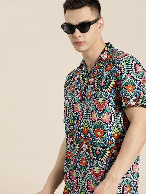 men printed cuban collared short sleeve shirt - 22038975 - Zoom Image - 0