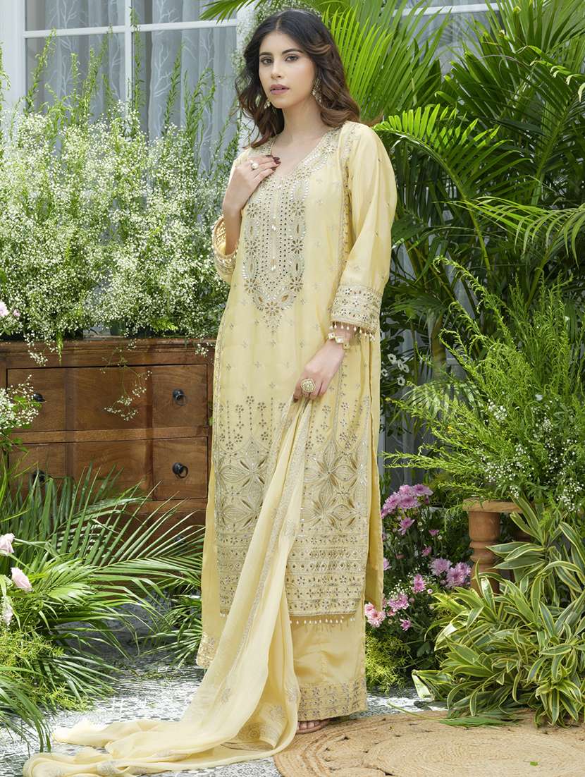 women embroidered kurta and palazzo with dupatta set - 22039763 - Standard Image - 2