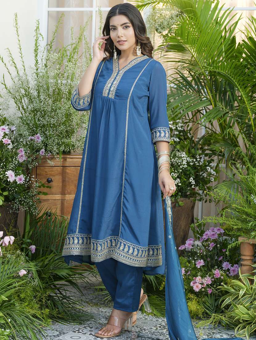 women embroidered kurta and pant with dupatta set - 22039768 - Standard Image - 2