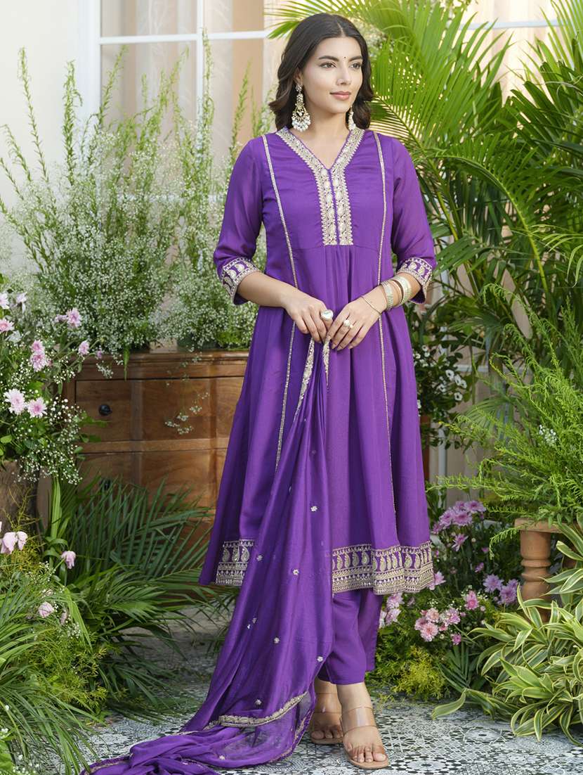 women embroidered kurta and pant with dupatta set - 22039770 - Standard Image - 2