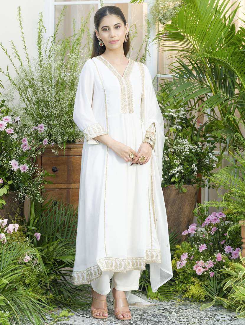 women embroidered kurta and pant with dupatta set - 22039771 - Standard Image - 2