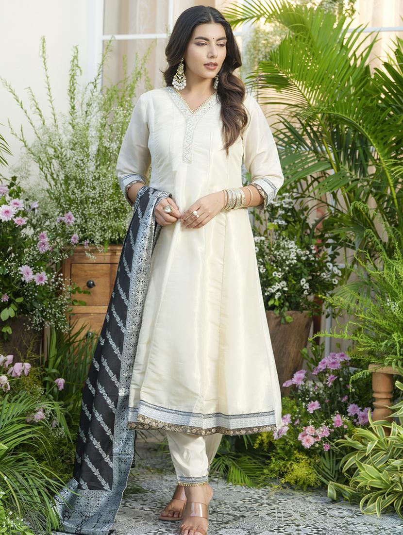 women embroidered kurta and pant with dupatta set - 22039792 - Standard Image - 2