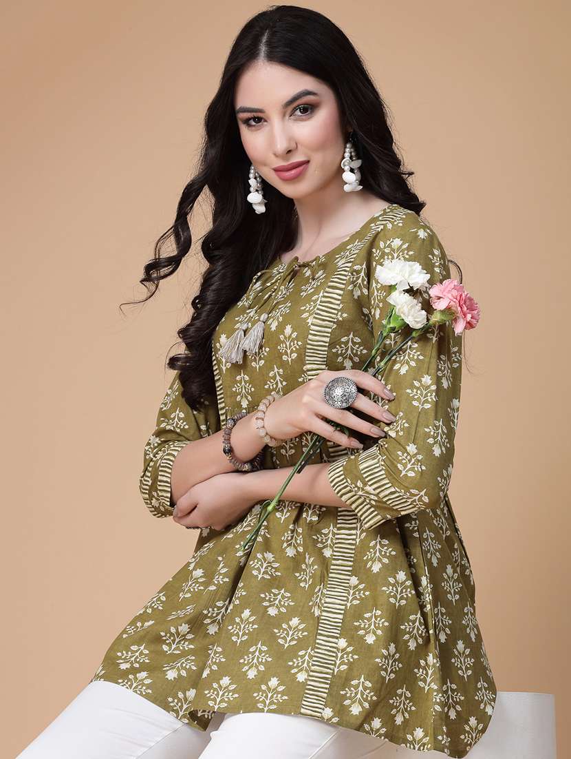 women printed three quarter sleeve flared kurti