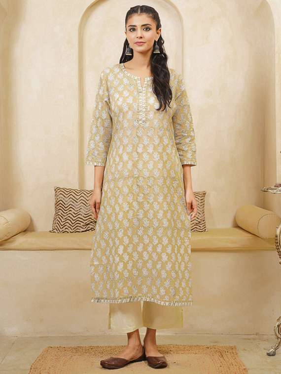 women printed three quarter sleeve straight kurta