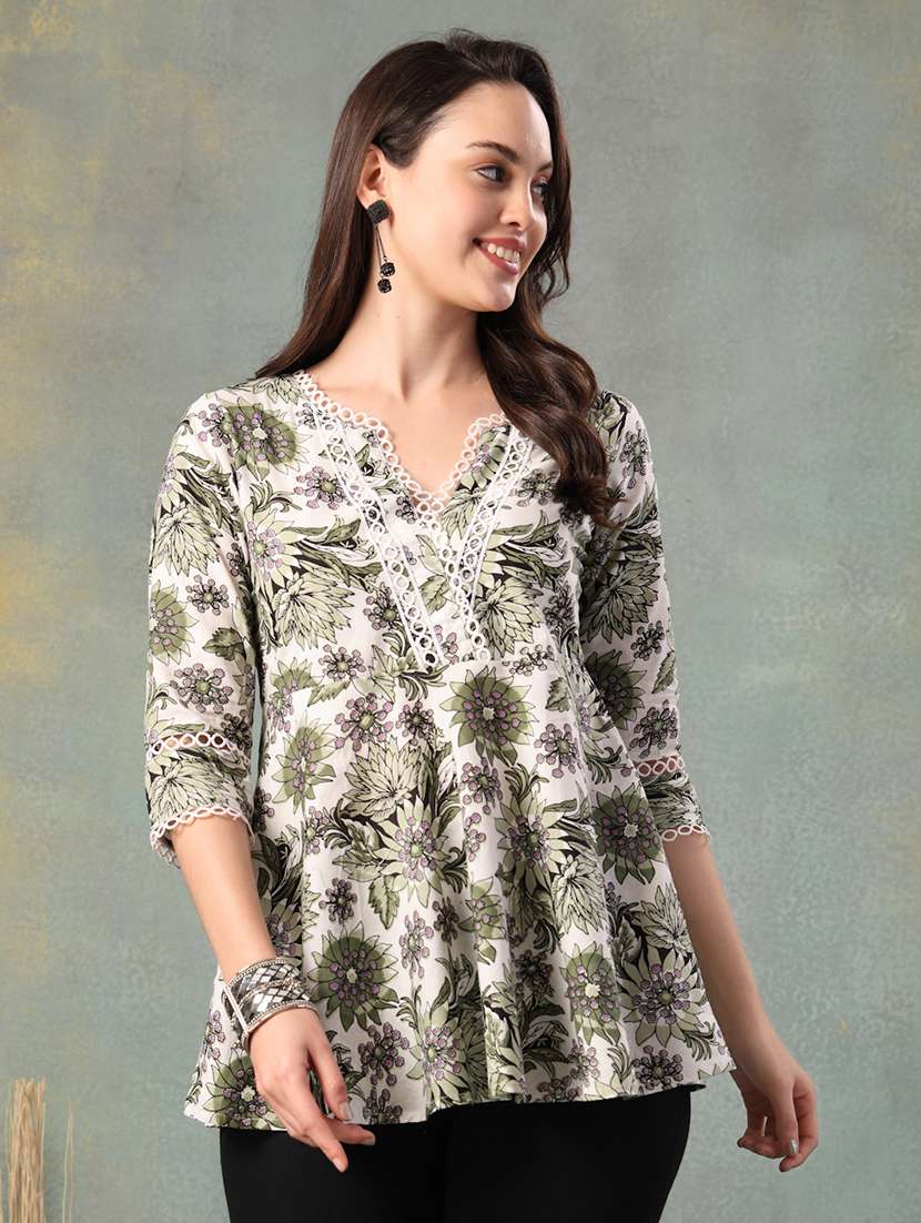 women printed three quarter sleeve flared top