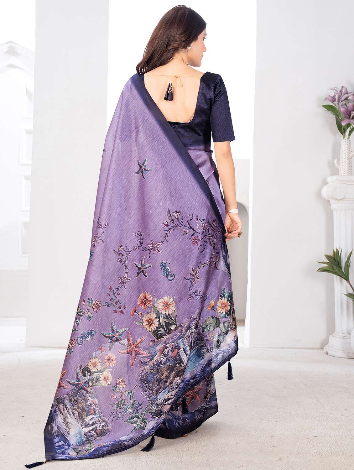 women printed casual wear saree with blouse - 22041075 -  Standard Image - 2