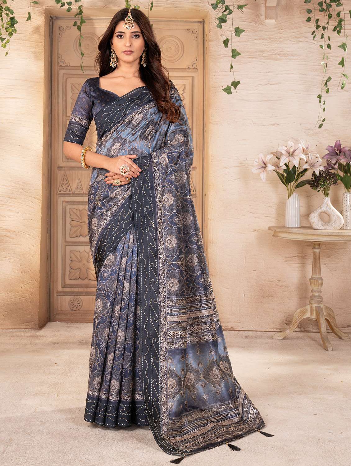women printed casual wear saree with blouse