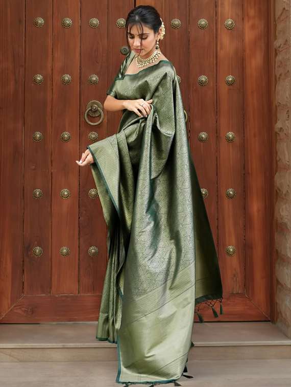 women self design banarasi saree with blouse - 22041112 - Standard Image - 2