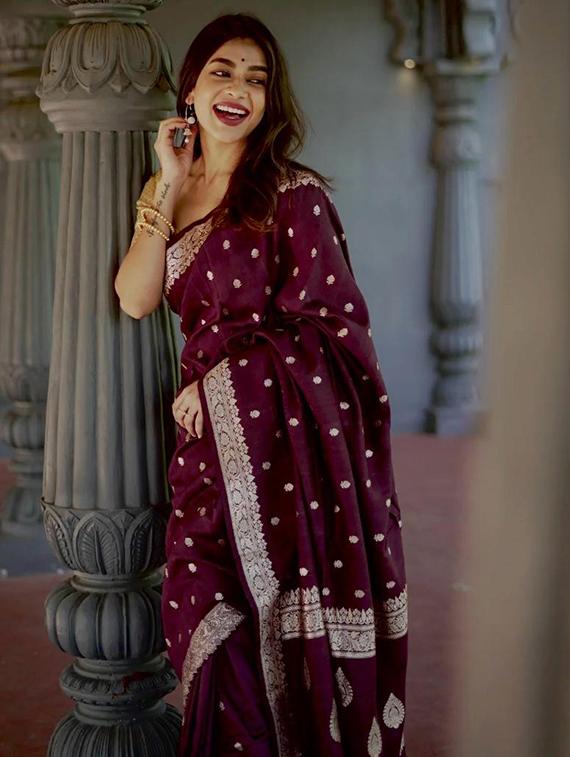 women self design banarasi saree with blouse - 22041120 - Standard Image - 2