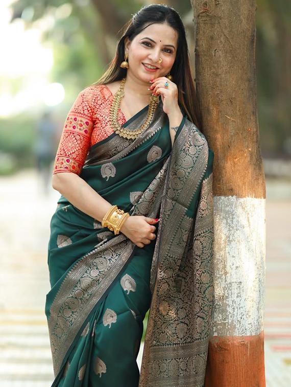 women self design banarasi saree with blouse - 22041125 - Standard Image - 2