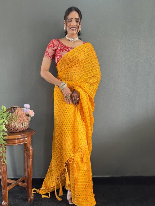 women bandhani printed saree with blouse - 22041436 - Standard Image - 0