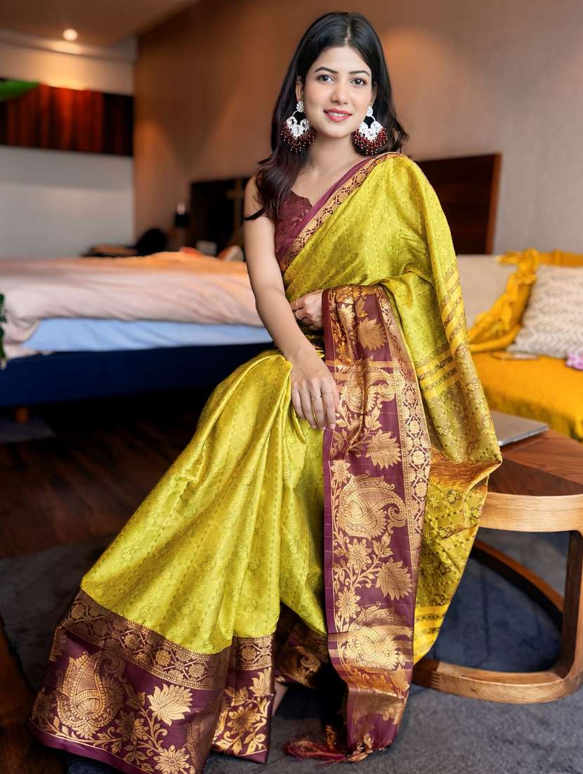 women self design bordered saree with blouse - 22041454 -  Standard Image - 2